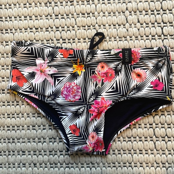 Classic Handmade Brazilian Speedo  swim brief size LARGE 🌸🌺… - Picture 1 of 3